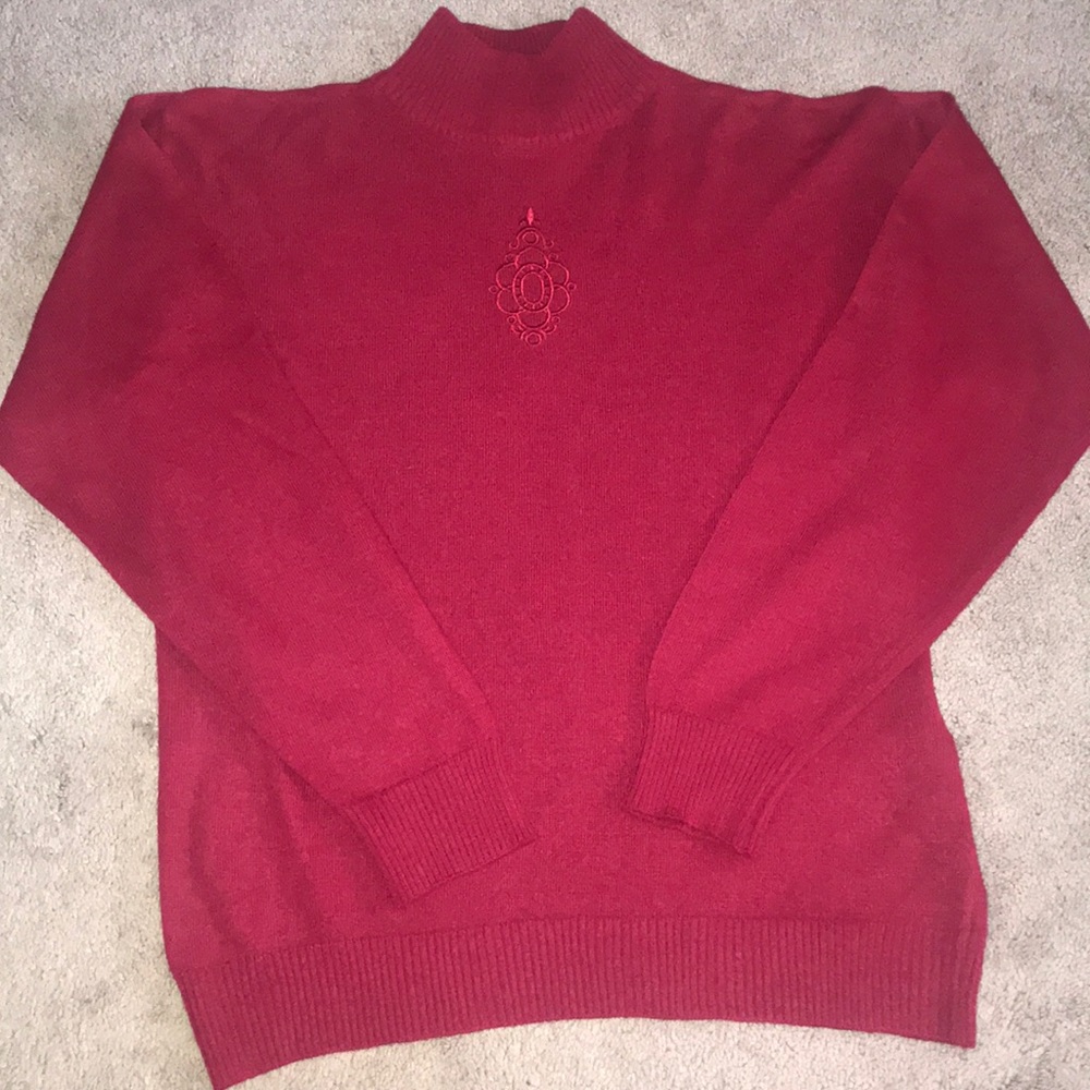 Maroon/Red Mock Turtleneck. Size Medium. Women’s.